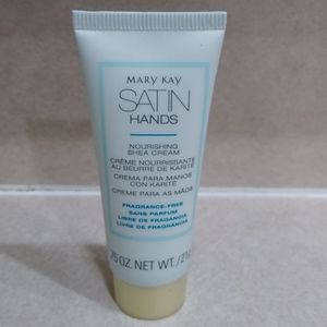 Mini satin hands